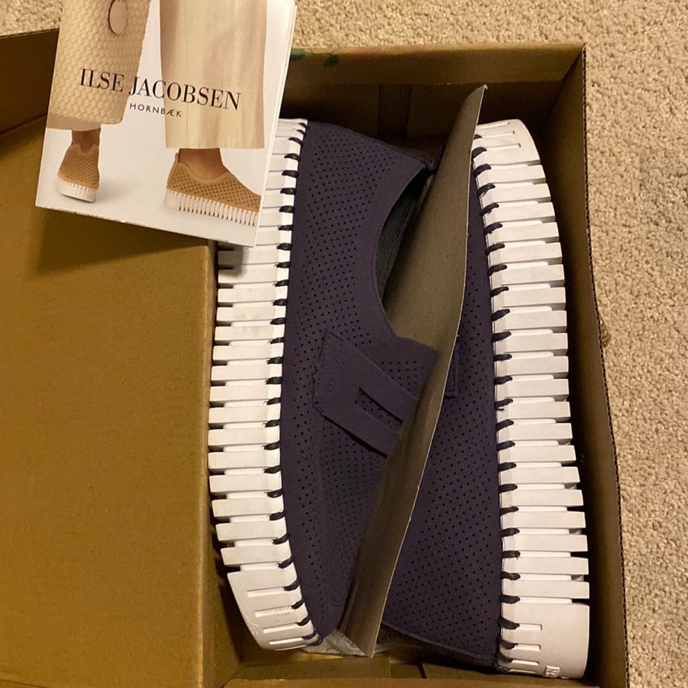 Ilse Jacobsen tulip loafer comfort 39 9 navy blue laser perforated leather